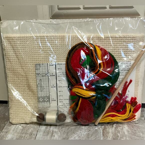 Vintage embroidery poinsettia pillow kit, new - Picture 5 of 5